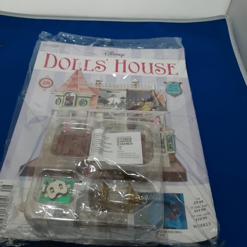 Disney doll house 28 - doll,