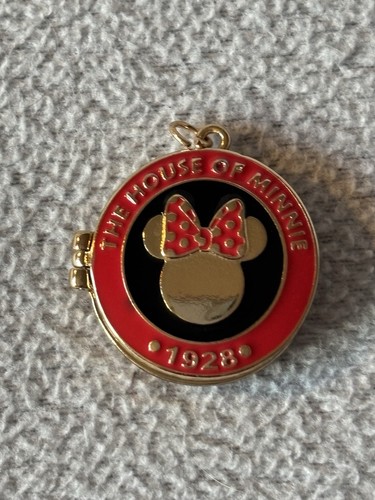 2010 locket disney - disney, house